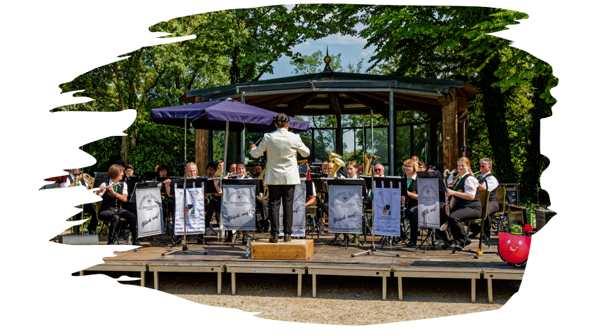 Bild "2023-06-18_Sommerserenade_Weiden.gif"